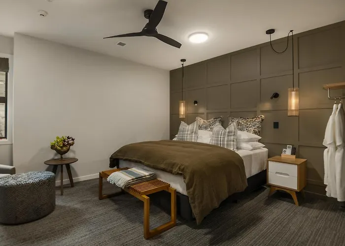 14Th Lane Urban Hotel